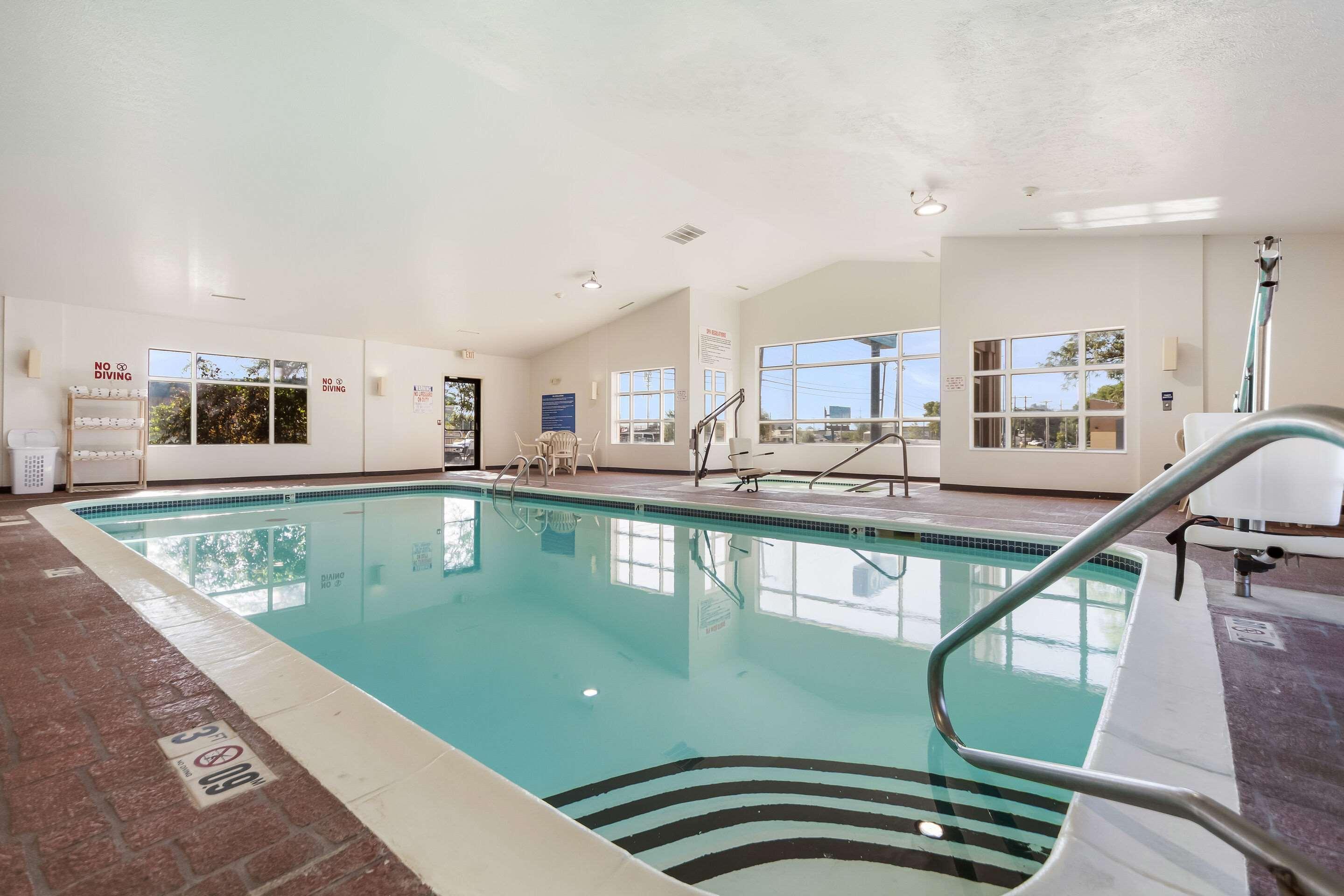 Quality Inn Lincoln Cornhusker Exterior photo