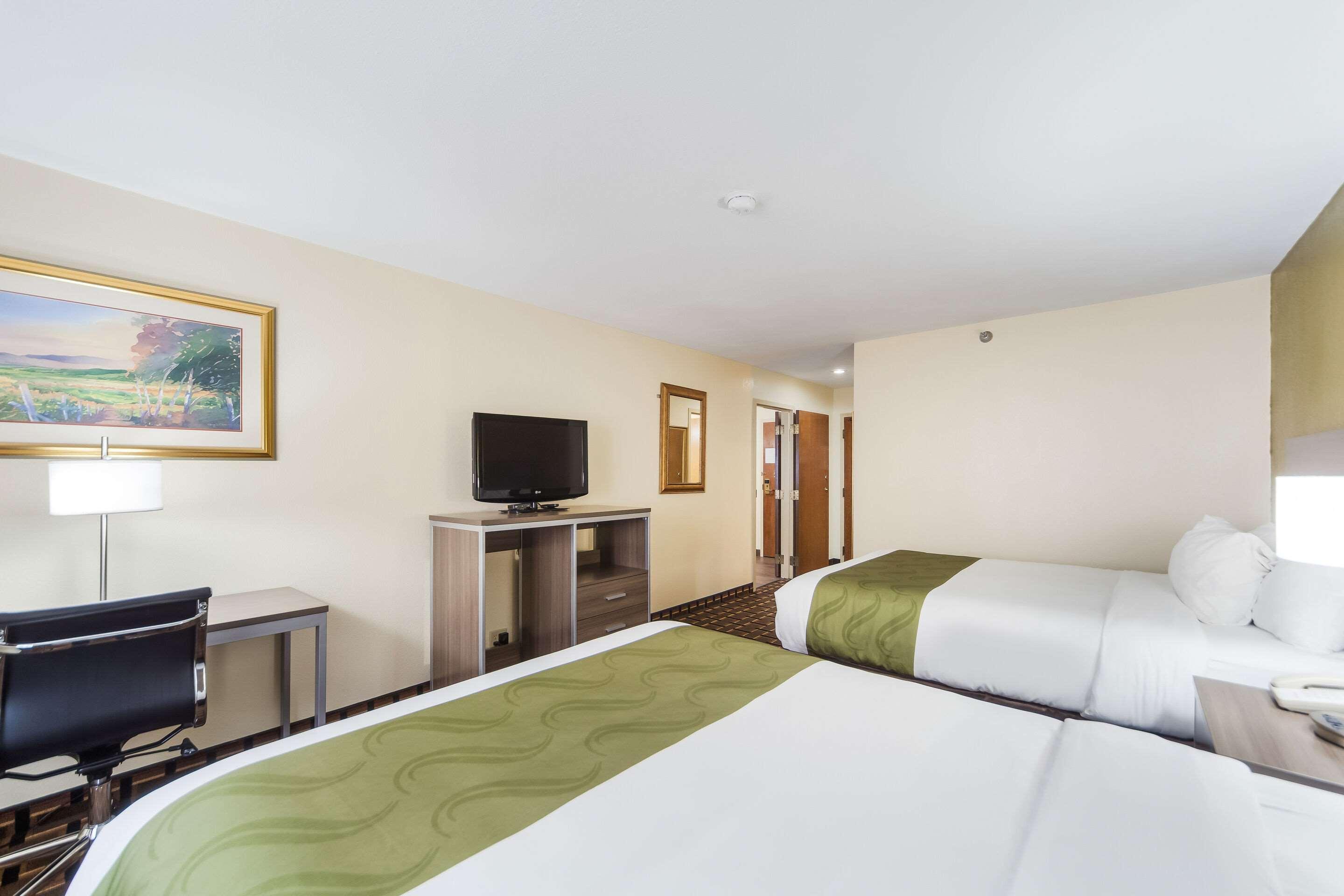 Quality Inn Lincoln Cornhusker Exterior photo