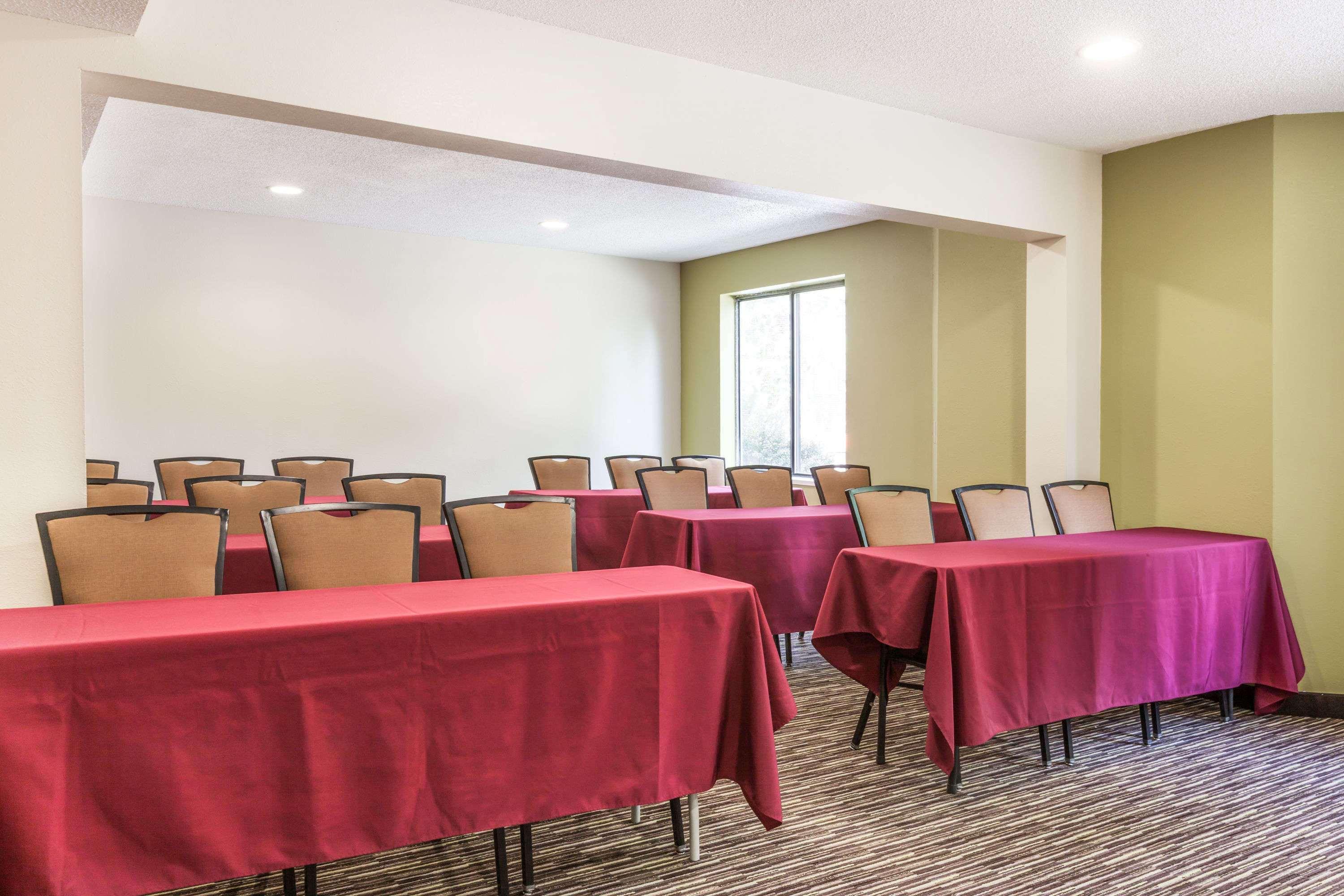 Quality Inn Lincoln Cornhusker Exterior photo