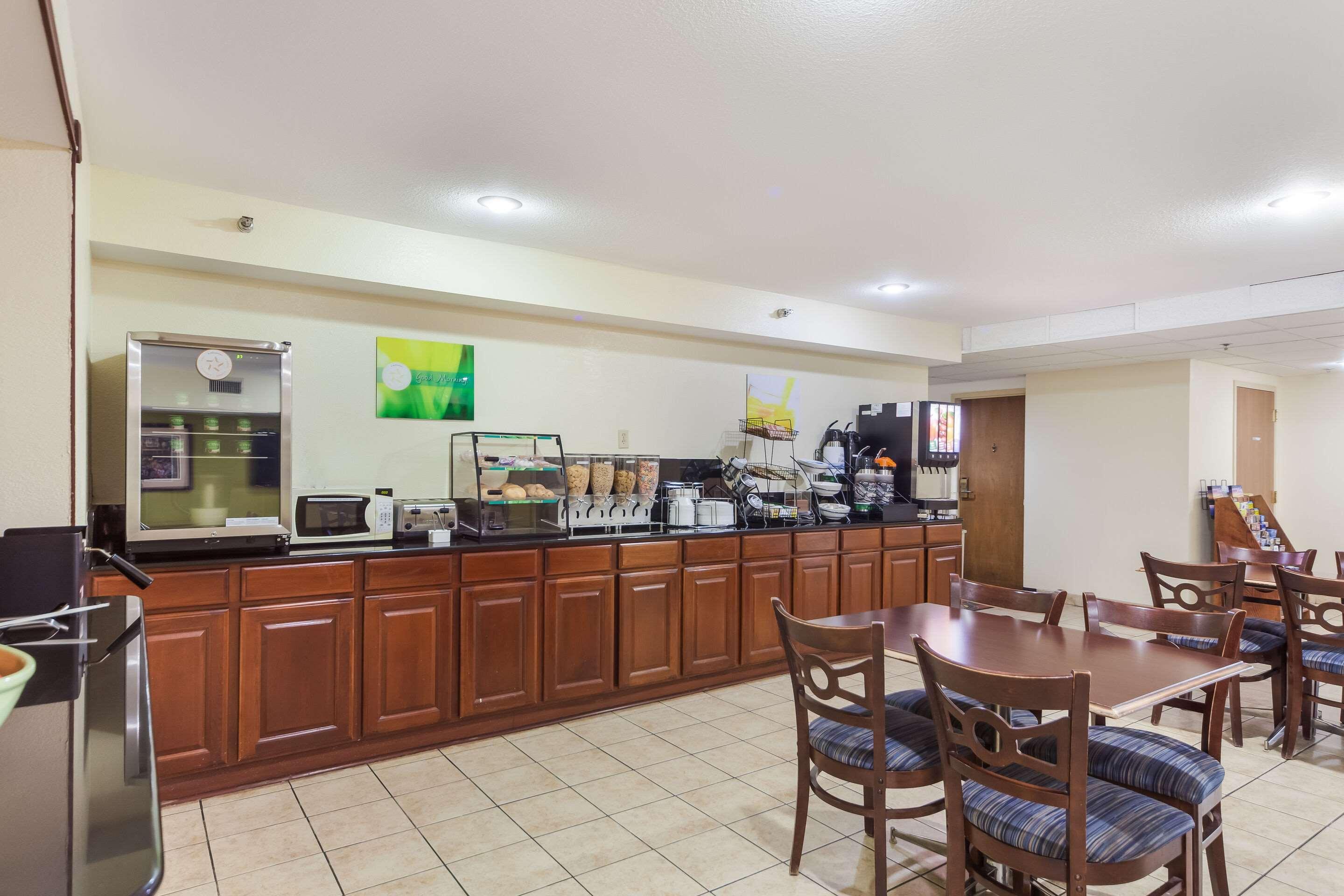Quality Inn Lincoln Cornhusker Exterior photo