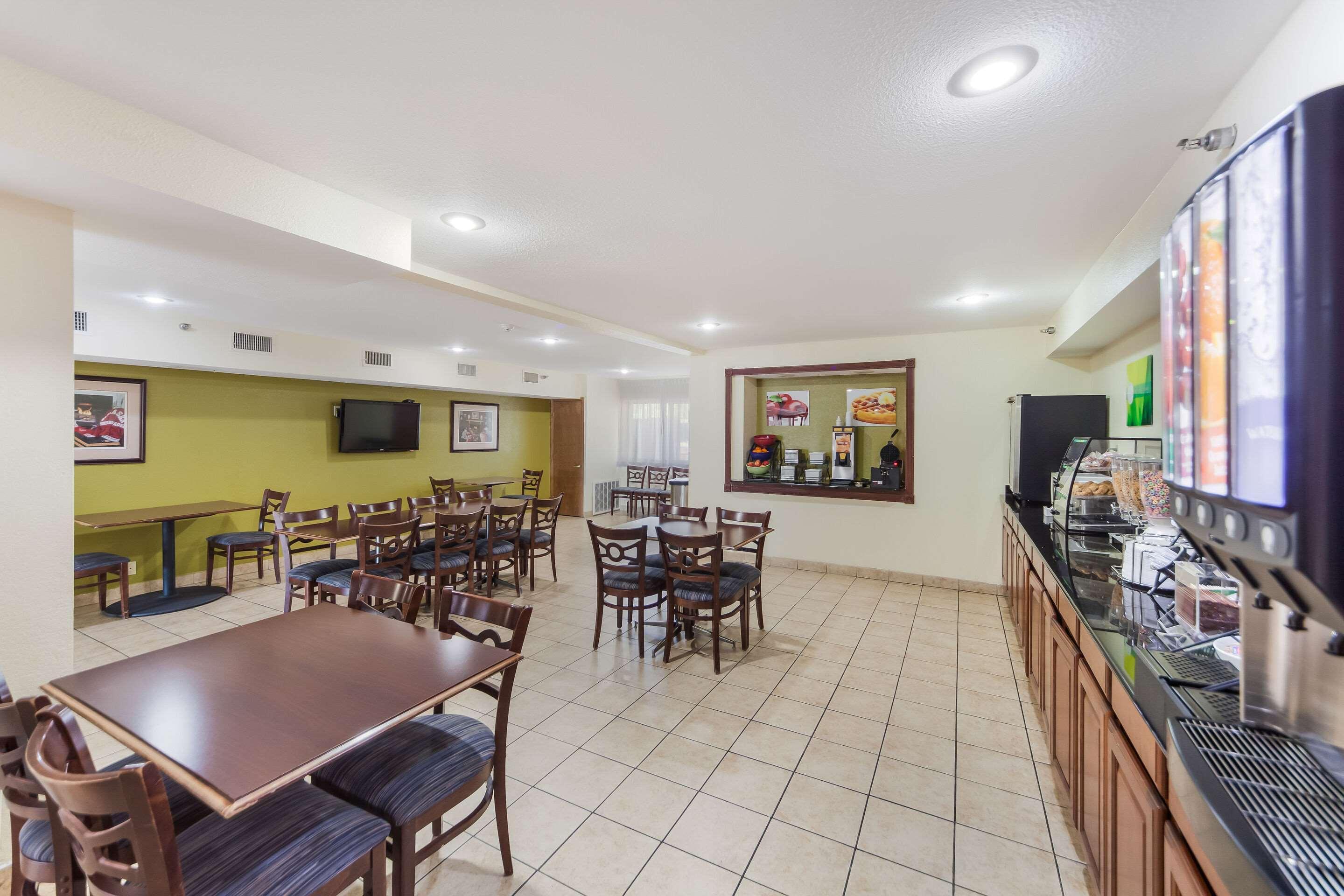 Quality Inn Lincoln Cornhusker Exterior photo