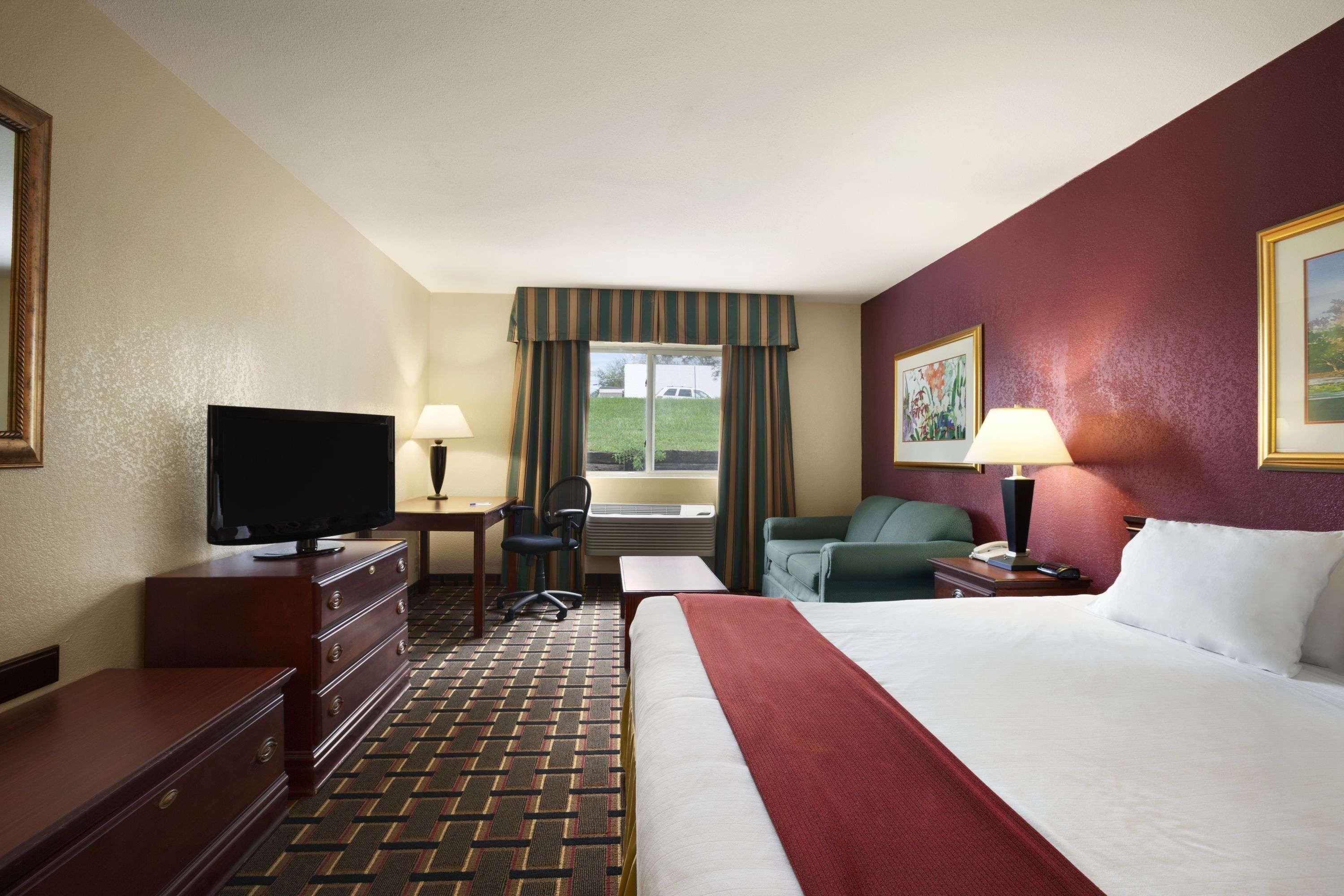 Quality Inn Lincoln Cornhusker Exterior photo