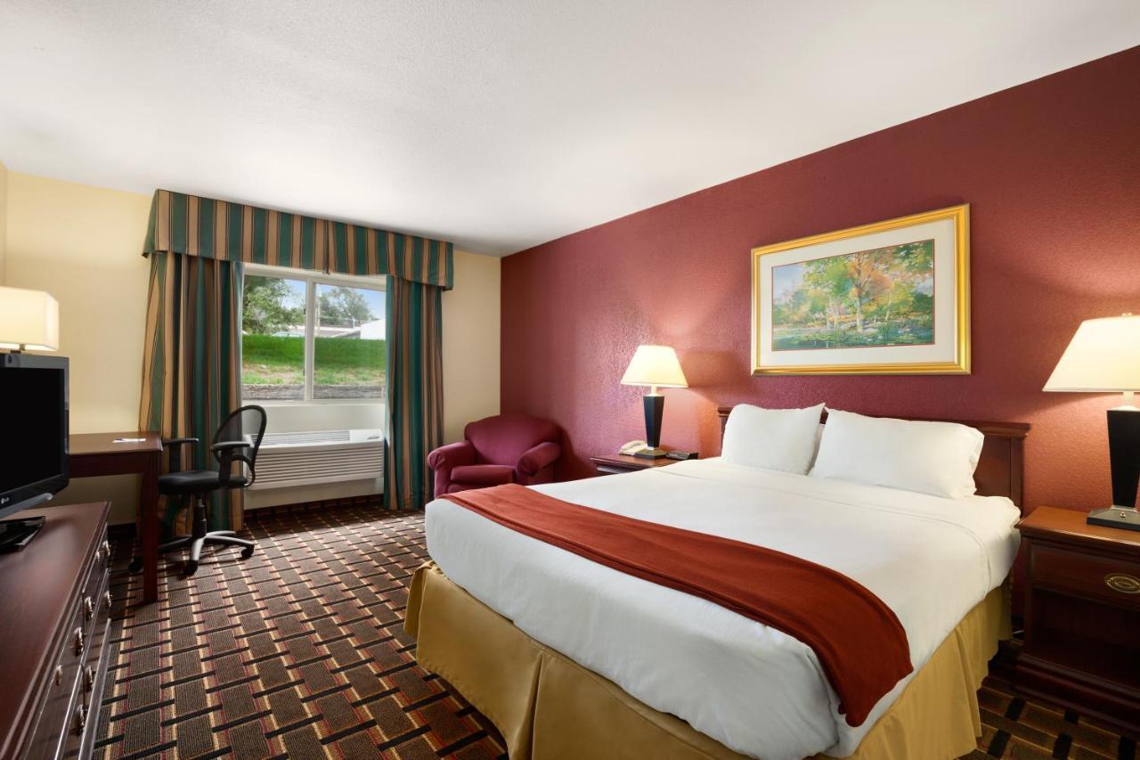 Quality Inn Lincoln Cornhusker Exterior photo